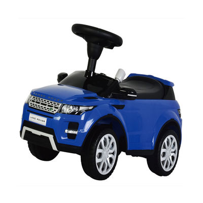 プラスチック製 2歳児が4輪車に乗る 子供の遊びのためのおもちゃ車