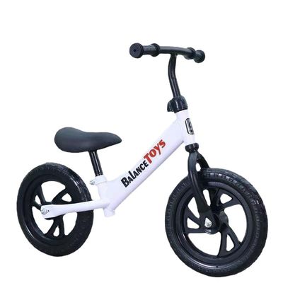 2 から 4 歳 の 子供 の バランス 車 ペダル が ない 男の子 や 女児 の 玩具 に 乗る
