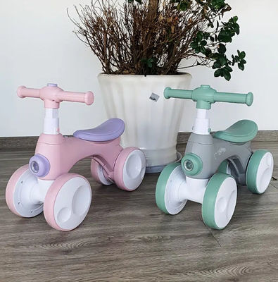 4輪 子供のバランスバイク 音楽付き ライト バブル装置 製品サイズ 56*30*45cm