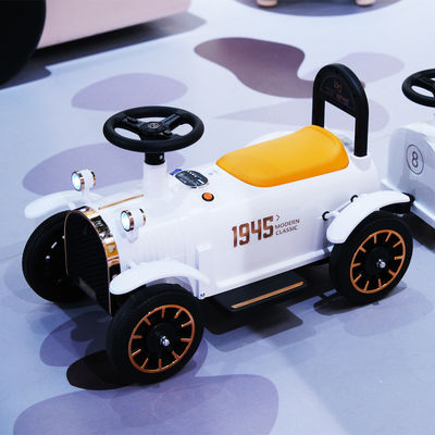 PP プラスチック型 2歳児のための車に乗る子供たちのスイング 幼児教育機能