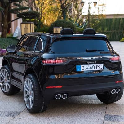 最新のライセンスのR / C電気子供 双方向車と本物の2つの座席で車に乗る
