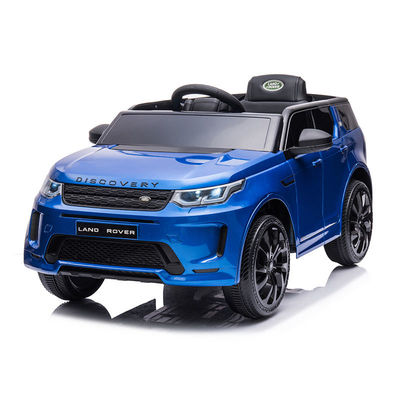 赤/白/黒/ローズ・カルミン バッテリー駆動の電気自動車に乗る 2023年
