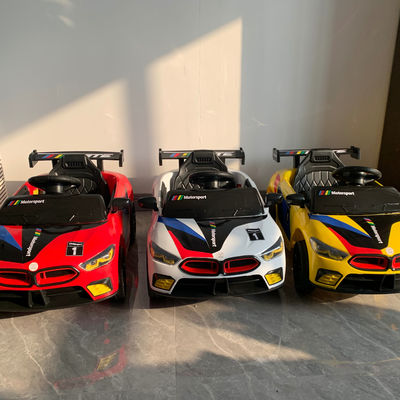 リモコンとライトライドの子供用電気自動車 カートンサイズ85*45*255