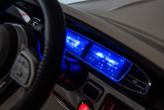 24V 子供用電動 自動車の乗用 2.4G リモコンで