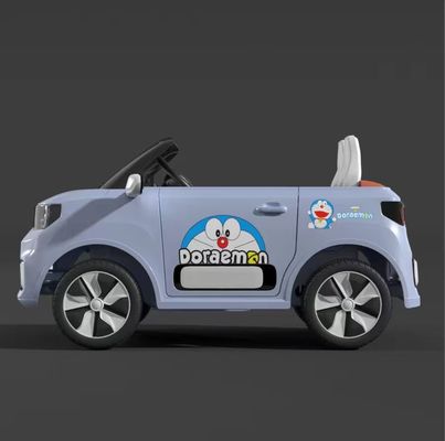 幼稚園のリモコンを搭載した子供のための12Vのおもちゃ車でプラスチック式電気ドライブ