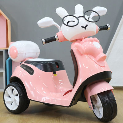 幼稚園音楽と照明を備えたプラスチック製PP 子供用電気自動車 380 モーター
