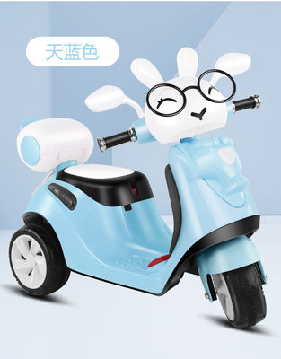 幼稚園音楽と照明を備えたプラスチック製PP 子供用電気自動車 380 モーター
